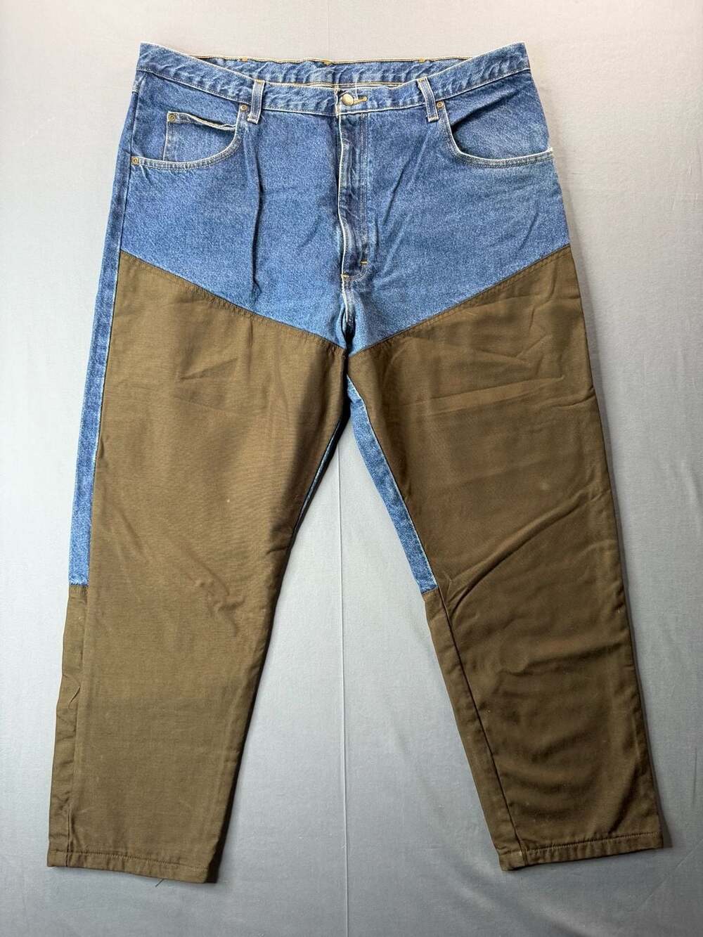 Wrangler Rugged Wear Men's Relaxed Fit Brush Guard Denim Hunting Jeans 42x30